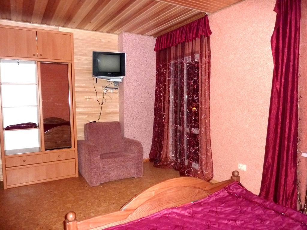 Hotel Makovytsya Jaremče Pokoj fotografie